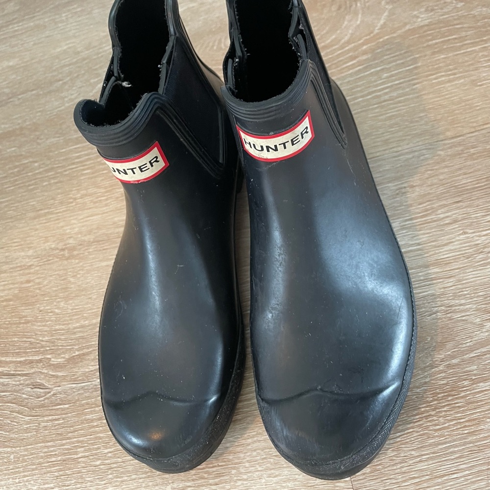 Hunter short black rain boots size 8
